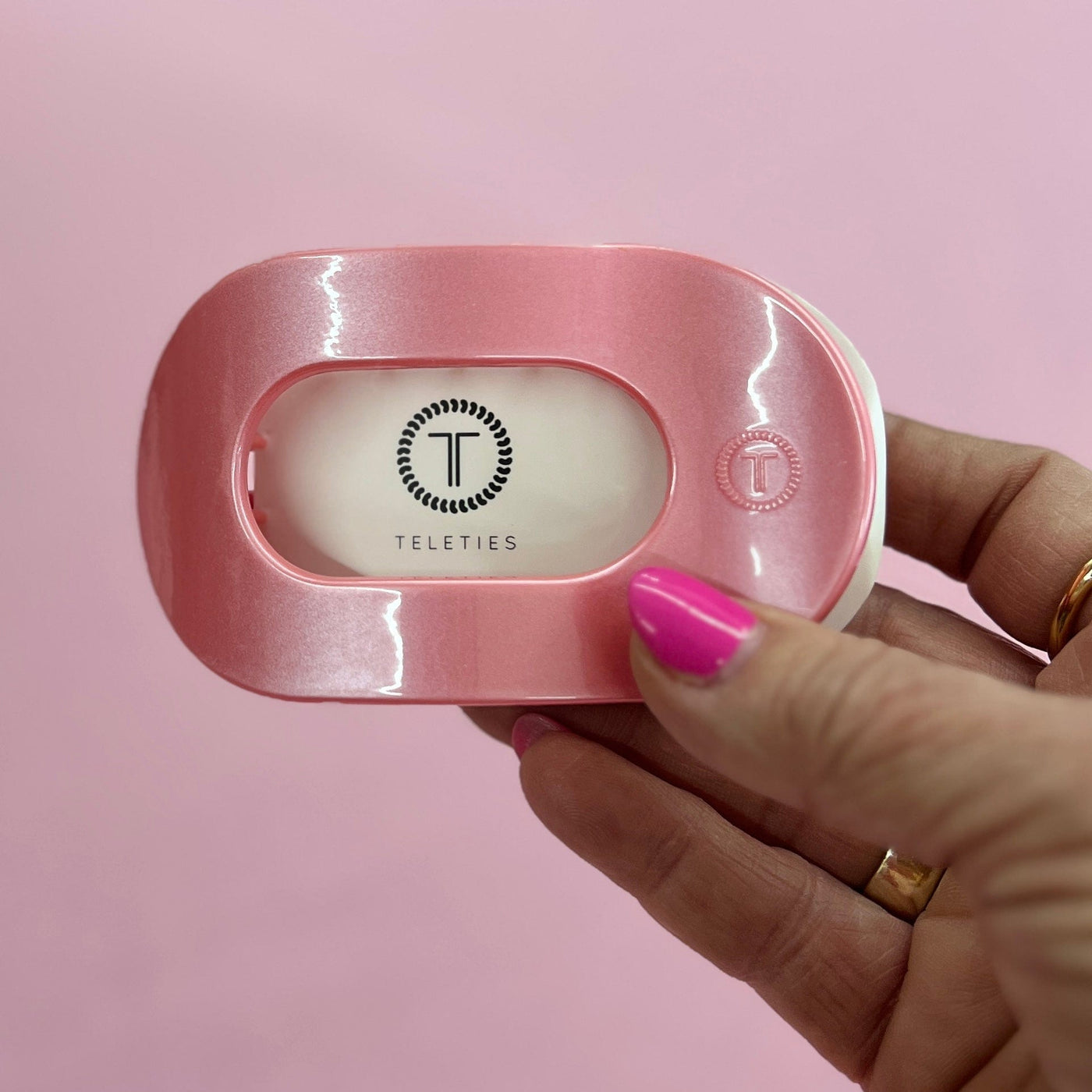 2025 Spring Teleties Shabby Chic Boutique and Tanning Salon Medium Flat Round - Calming Coral