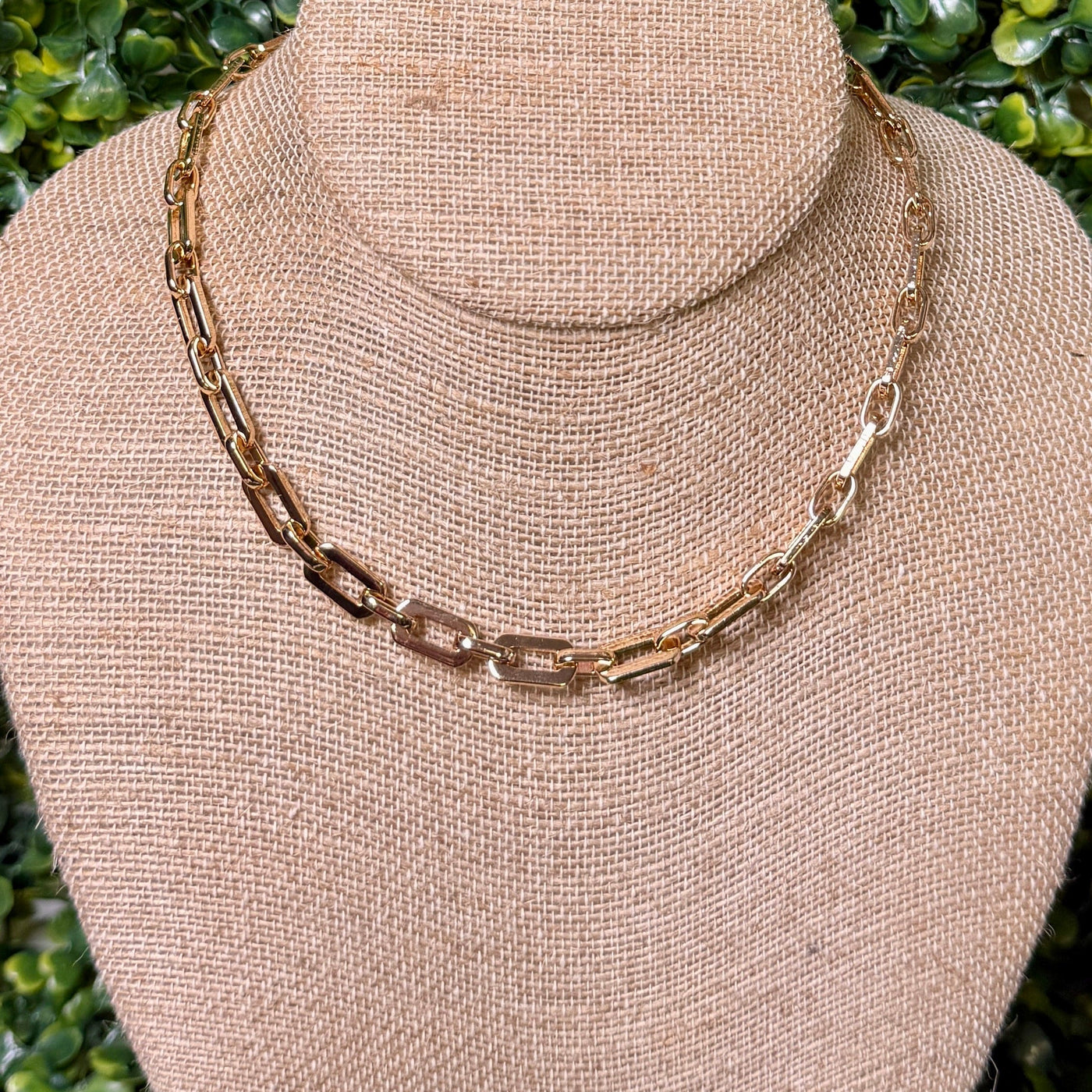 Basic Chains Shabby Chic Boutique and Tanning Salon Gold