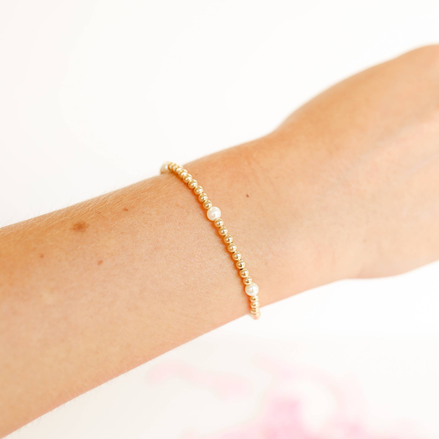 Madi Beaded Bracelet in Gold: Standard 6.75 inch Beaded Blondes
