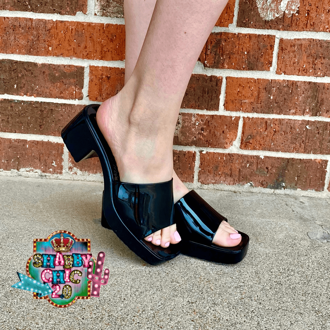 Wade Slides - Black Shabby Chic Boutique and Tanning Salon