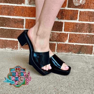 Wade Slides - Black Shabby Chic Boutique and Tanning Salon